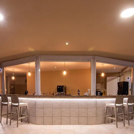 Chrissy's Paradise Hotel 3*