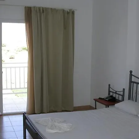 Hotel Chrissy's Paradise 3*